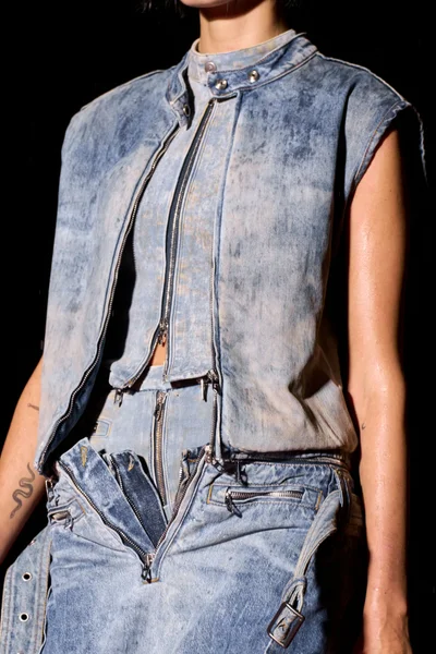 Look 19